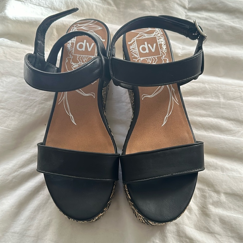 DV Platform Sandals